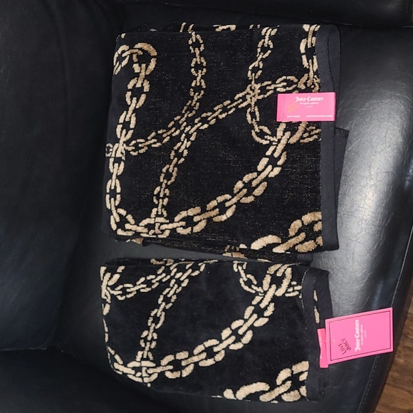 💕HP💕Juicy Couture Black and Beige Logo Bath Towel Set - Picture 2 of 8